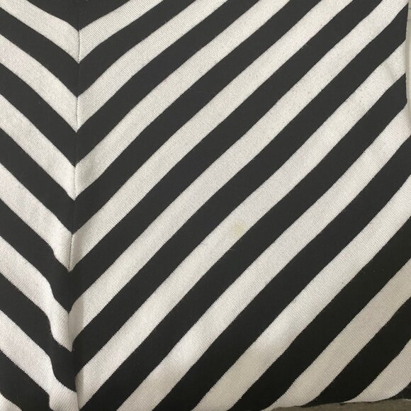 Lane Bryant Chevron Striped Sweater Size 14/16 - Picture 3 of 10